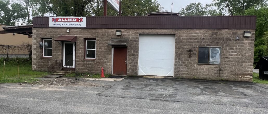 FOR LEASE: W. Springfield Light Industrial Building